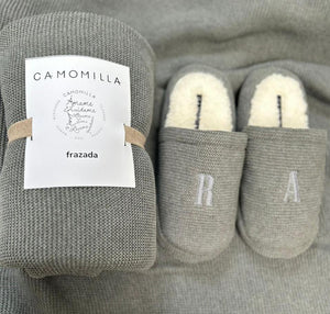 SET DE DESCANSO CAMOMILLA- FRAZADA*PANTUFLAS